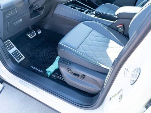 New 2026 Volkswagen Tiguan SEL R-Line image 29