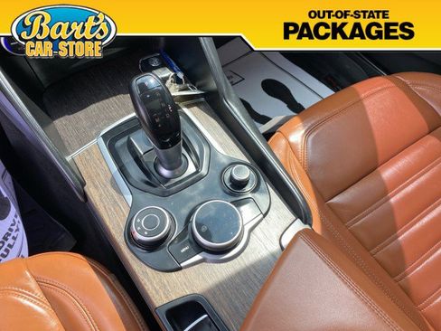 Used 2018 Alfa Romeo Giulia Ti w/ Quick Order Package 22X Lusso AWD/4WD image 30