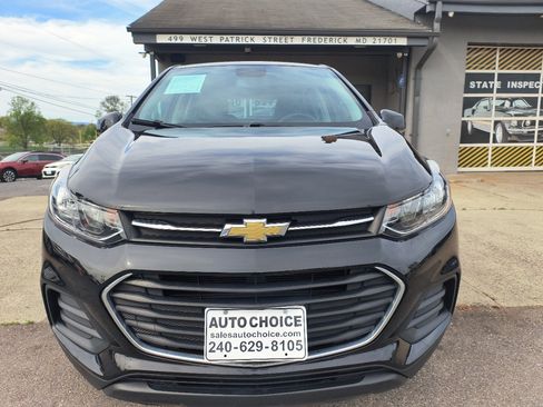 Used 2020 Chevrolet Trax LS image 3