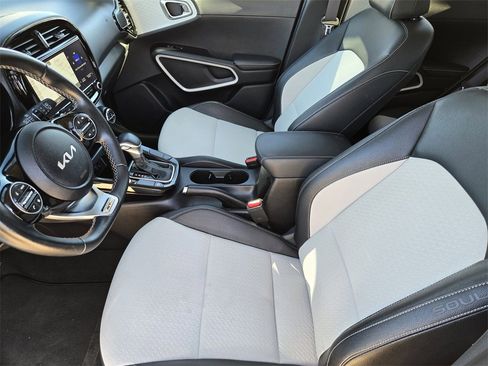 Certified 2024 Kia Soul GT-Line image 18