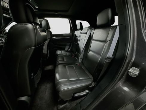 Used 2018 Jeep Grand Cherokee Limited w/ Luxury Group II image 27