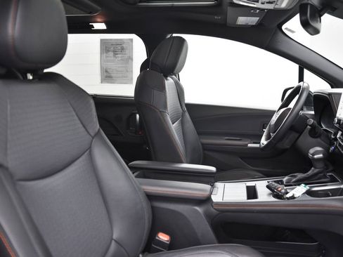 Used 2021 Toyota Sienna XSE w/ XSE Plus Package image 18