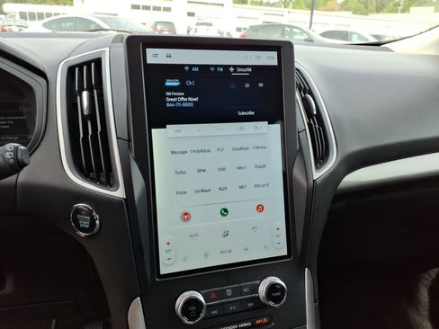Used 2024 Ford Edge SEL AWD/4WD image 9
