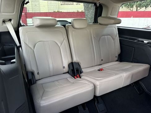 Used 2024 Ford Expedition Limited RWD image 34