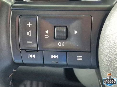 Used 2025 Nissan Pathfinder SV AWD/4WD image 12