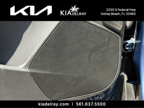 Used 2024 Cadillac XT4 Luxury w/ Cold Weather Package FWD image 17