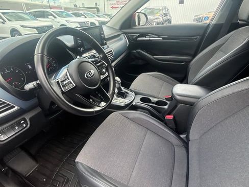 Used 2021 Kia Seltos S FWD image 12