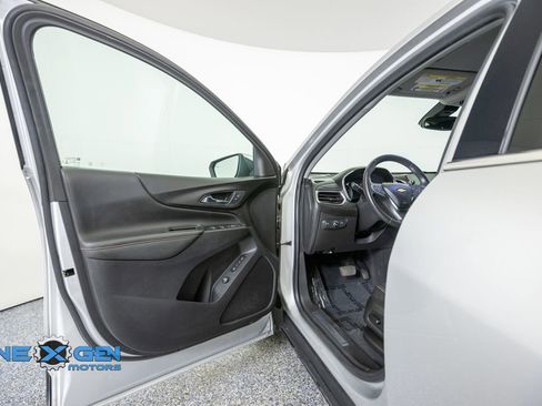 Used 2021 Chevrolet Equinox Premier AWD/4WD image 9