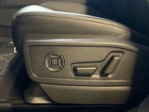 Used 2025 Audi Q5 Premium w/ Convenience Package AWD/4WD image 20