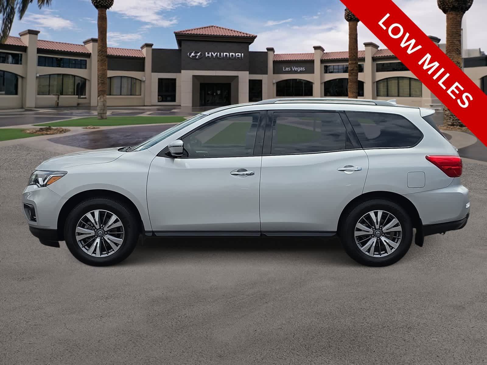 Used 2020 Nissan Pathfinder SV FWD image 5
