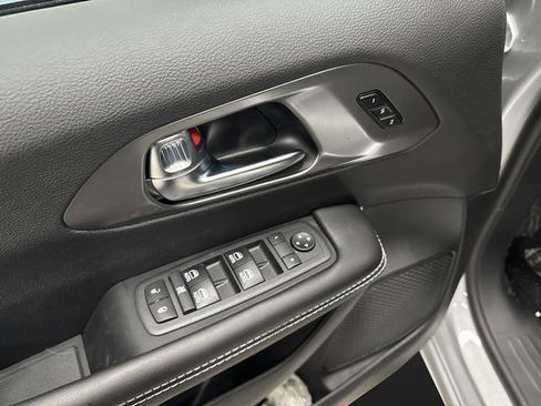 New 2026 Chrysler Pacifica Select w/ S Appearance Package image 27
