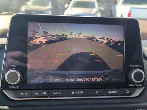 Certified 2023 Nissan Rogue SV image 18