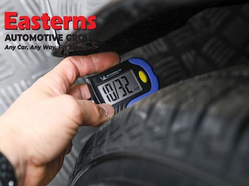 Used 2022 Chrysler Pacifica Touring-L image 29