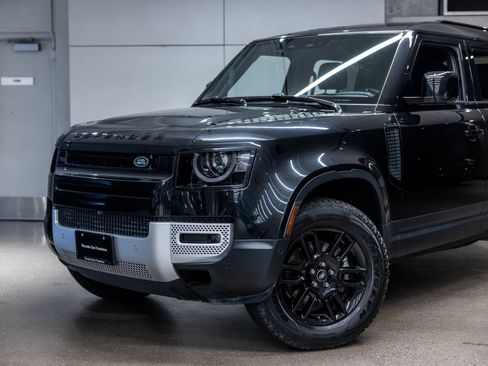 Used 2025 Land Rover Defender 110 S AWD/4WD image 16