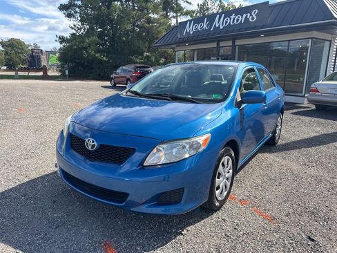 Used 2010 Toyota Corolla LE image 2