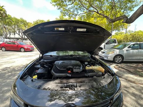 Used 2017 Dodge Charger SE RWD image 26