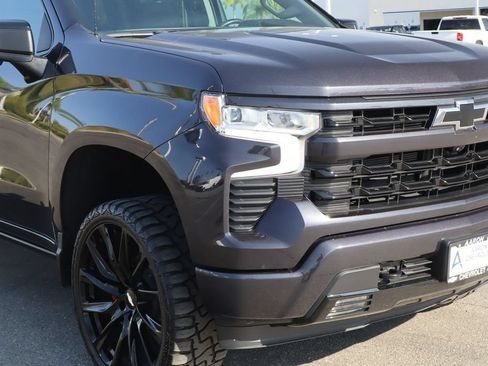 Used 2023 Chevrolet Silverado 1500 RST w/ Convenience Package II RWD image 9