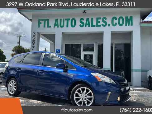 Used 2014 Toyota Prius V Five FWD image 2