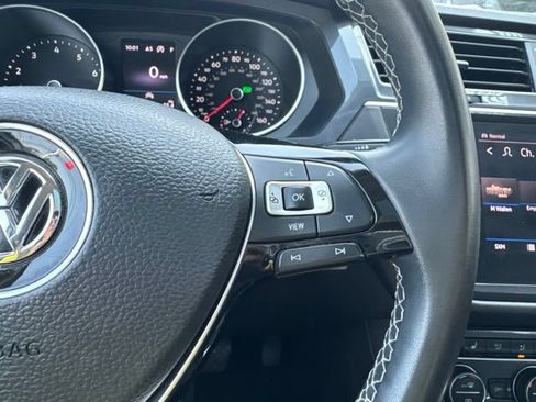 Used 2021 Volkswagen Tiguan SE w/ Panoramic Sunroof Package AWD/4WD image 19