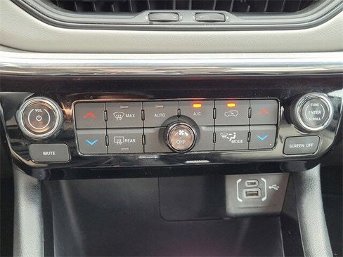 Used 2024 Jeep Compass Limited image 19