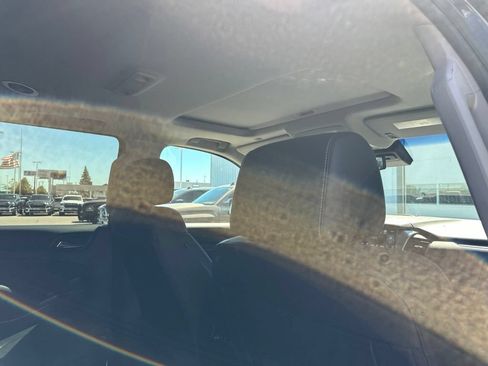 Used 2020 Chevrolet Suburban LT AWD/4WD image 39