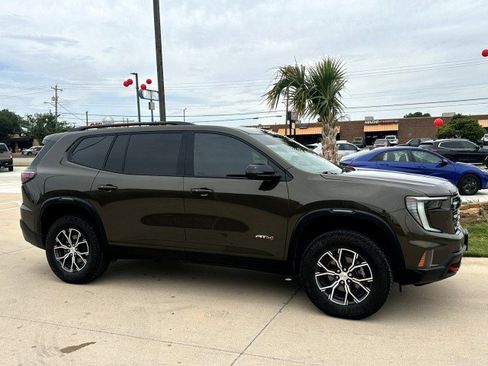 Used 2024 GMC Acadia AT4 AWD/4WD image 4