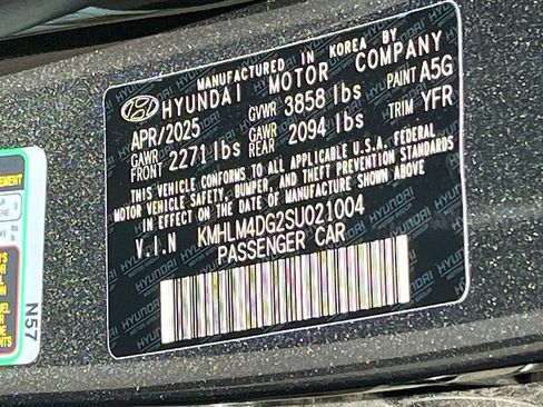 Used 2025 Hyundai Elantra Sport FWD image 29