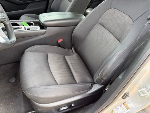 Used 2024 Nissan Altima 2.5 SV AWD/4WD image 7
