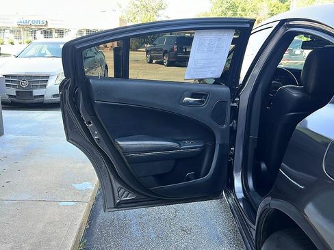 Used 2014 Dodge Charger SXT RWD image 29
