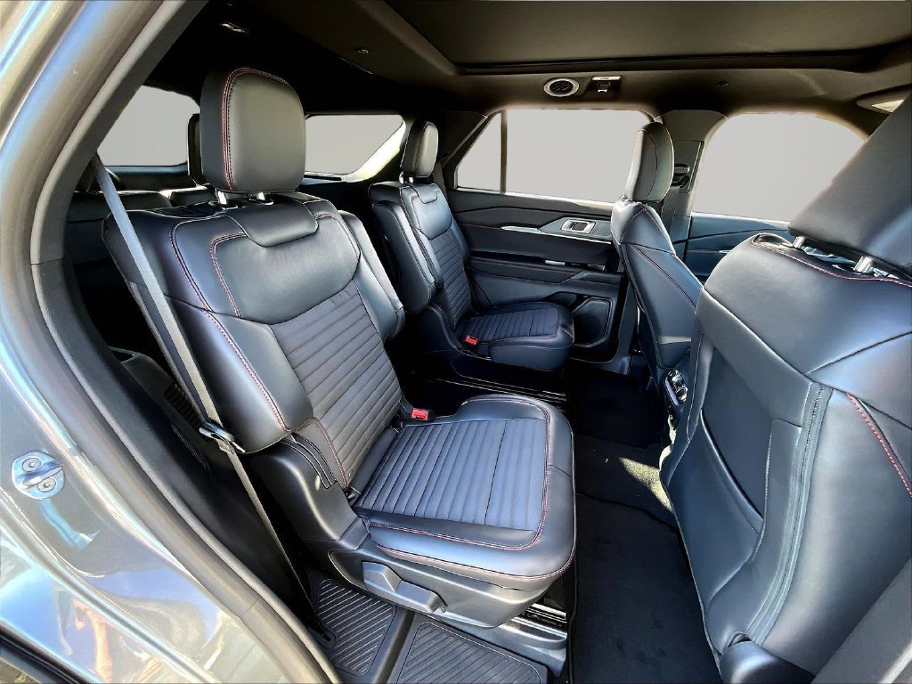 New 2027 Ford Explorer ST-Line w/ Premium Package AWD/4WD image 10