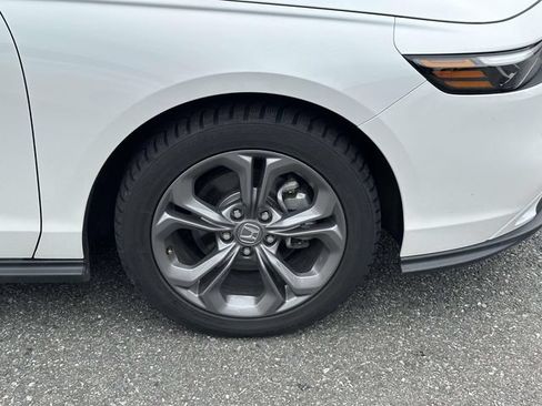 Used 2024 Honda Accord EX image 10