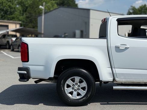 Used 2019 Chevrolet Colorado W/T w/ WT Convenience Package RWD image 9
