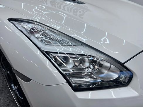 Used 2015 Nissan GT-R Premium image 8