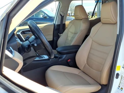 Used 2021 Toyota RAV4 XLE Premium AWD/4WD image 4
