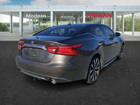 Used 2016 Nissan Maxima SR image 5