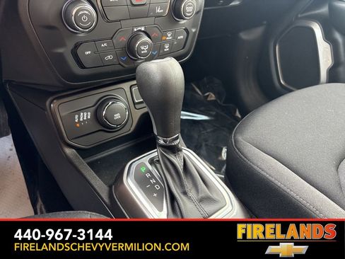 Used 2022 Jeep Renegade Latitude w/ Convenience Group image 24