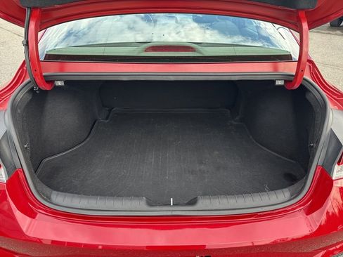 Used 2023 Hyundai Elantra SEL w/ Convenience Package image 16