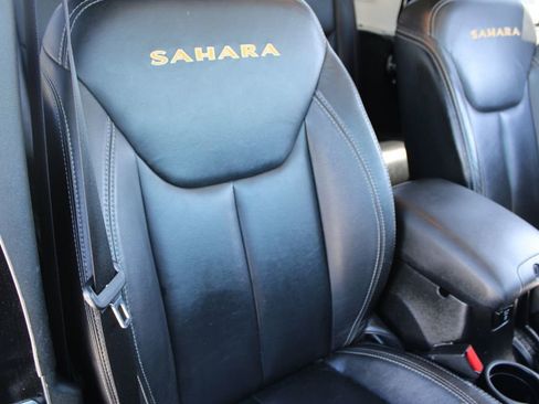 Used 2015 Jeep Wrangler Unlimited Sahara AWD/4WD image 13