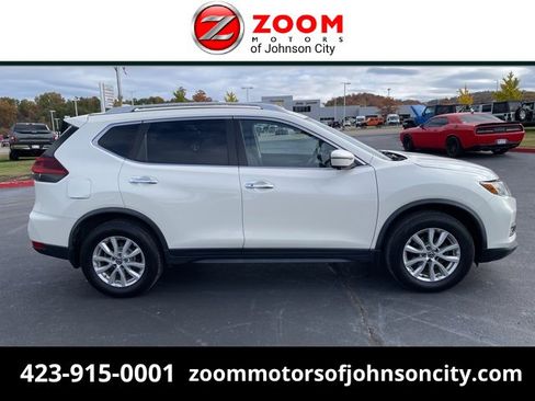 Used 2018 Nissan Rogue SV w/ Premium Package image 1