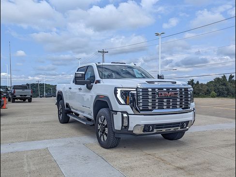 New 2026 GMC Sierra 2500 Denali w/ Denali Reserve Package AWD/4WD image 5