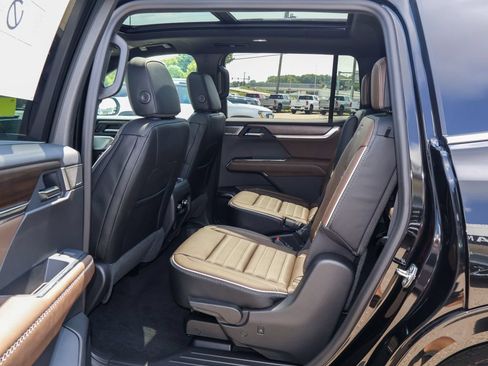 New 2027 GMC Acadia Denali Ultimate w/ LPO, Floor Liner Package AWD/4WD image 12