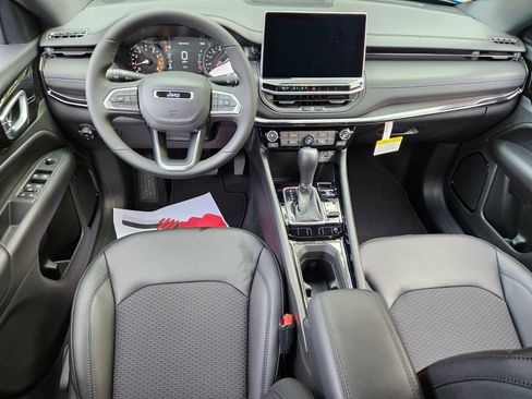 New 2026 Jeep Compass Latitude image 7