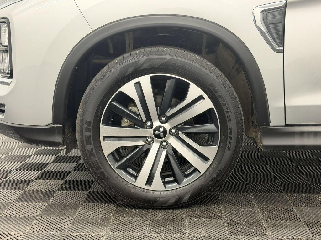 Used 2025 Mitsubishi Outlander Sport SE AWD/4WD image 12