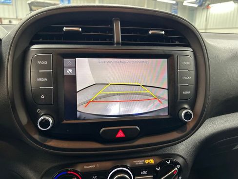 Used 2023 Kia Soul LX FWD image 22