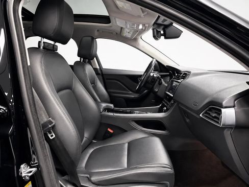 Used 2020 Jaguar F-PACE Premium AWD/4WD image 18