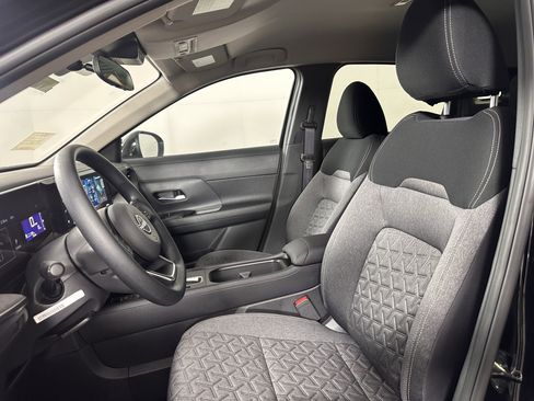 Used 2026 Nissan Kicks SV w/ Cold Weather Package AWD/4WD image 7