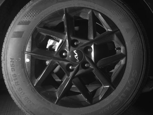 Used 2025 Kia K5 LXS image 15