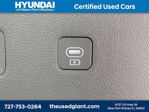Used 2024 Hyundai Palisade SEL w/ Premium Package image 17
