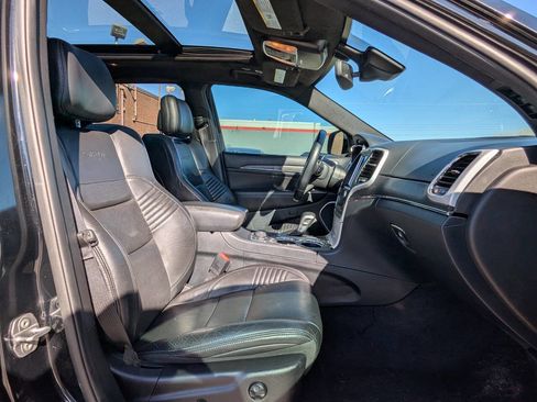 Used 2018 Jeep Grand Cherokee SRT AWD/4WD image 15