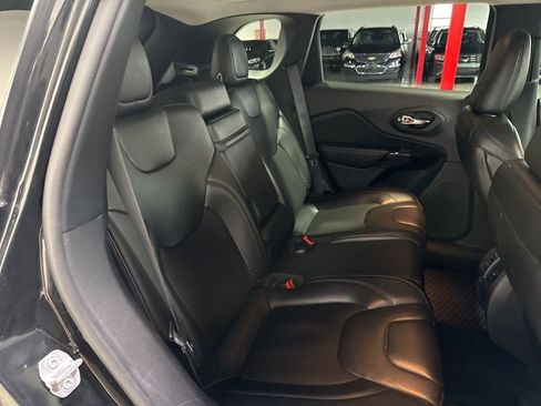 Used 2019 Jeep Cherokee Latitude Plus image 39